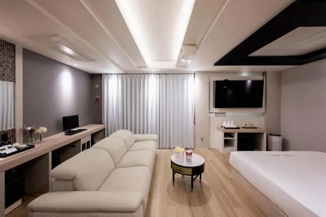 Yeonsan Ava Motel *