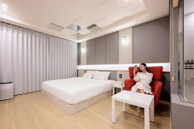 Yeonsan Ava Motel *