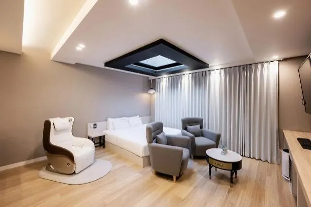Yeonsan Ava Motel *